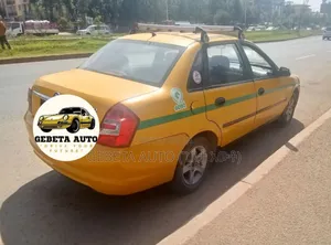 Lifan 520 2011 Yellow