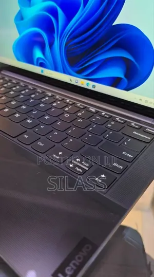 New Laptop Lenovo Yoga 9i 16GB Intel Core I7 SSD 512GB