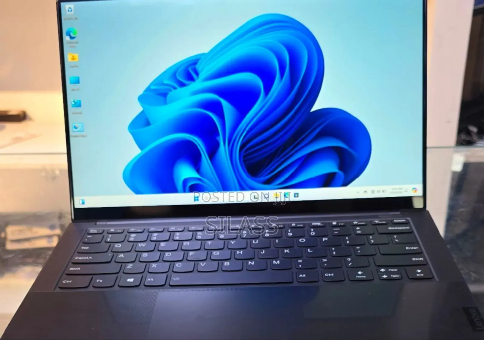 New Laptop Lenovo Yoga 9i 16GB Intel Core I7 SSD 512GB
