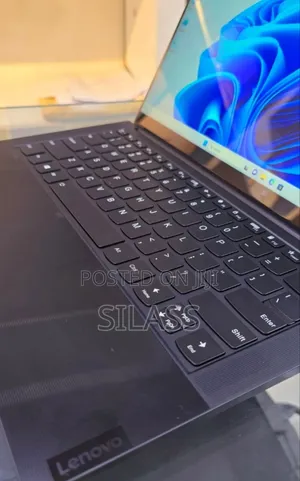 New Laptop Lenovo Yoga 9i 16GB Intel Core I7 SSD 512GB