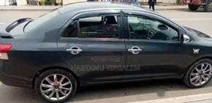 Toyota Yaris 2010 Black