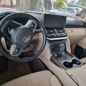 New Toyota Land Cruiser 2023 White