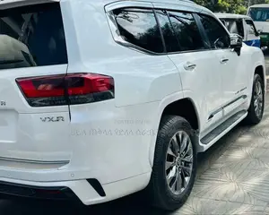 Photo - New Toyota Land Cruiser 2023 White