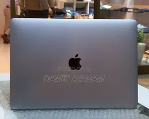 New Laptop Apple MacBook Pro 2017 8GB Intel Core I5 SSD 256GB