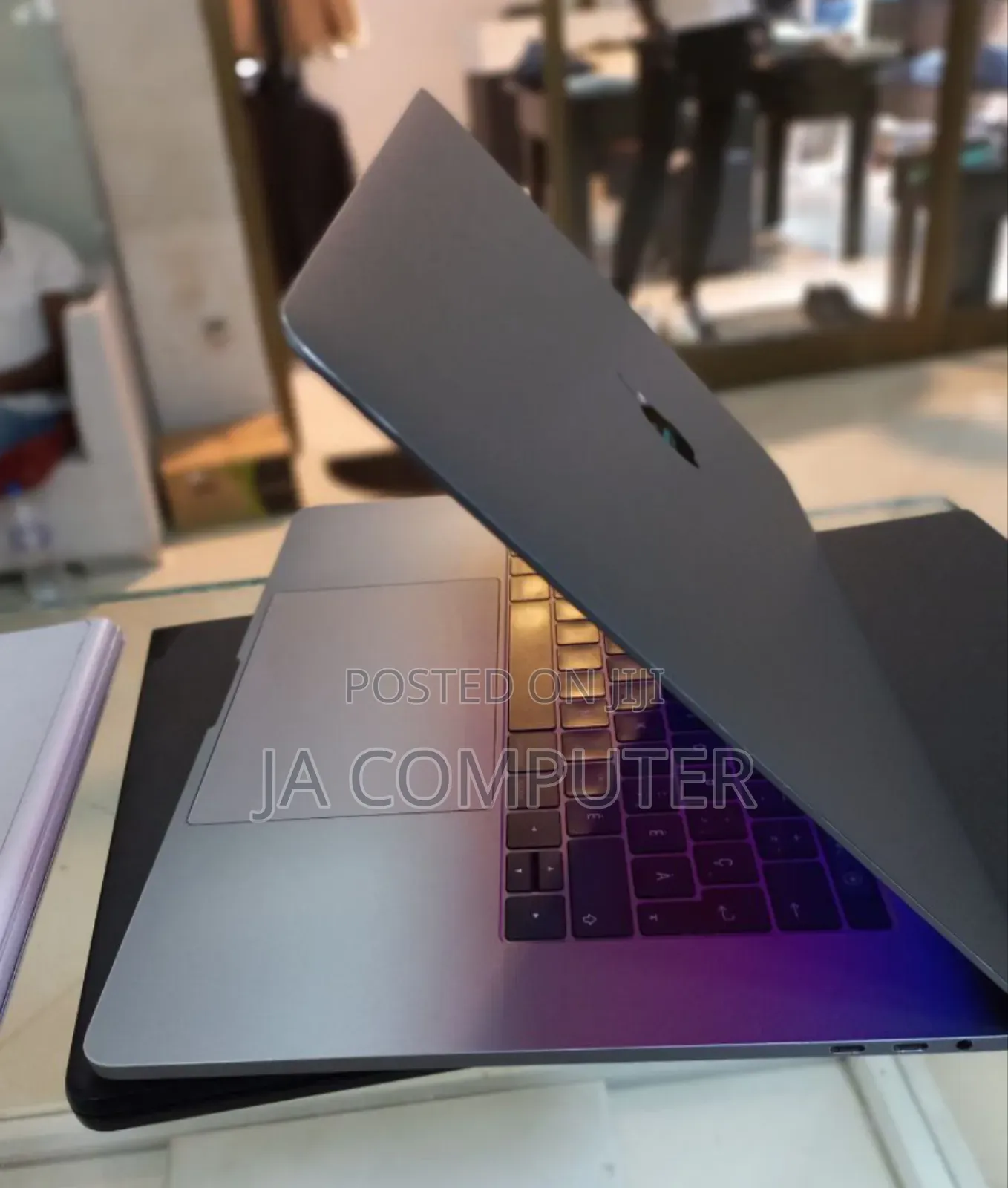 New Laptop Apple MacBook Pro 2016 16GB Intel Core I7 SSD 512GB