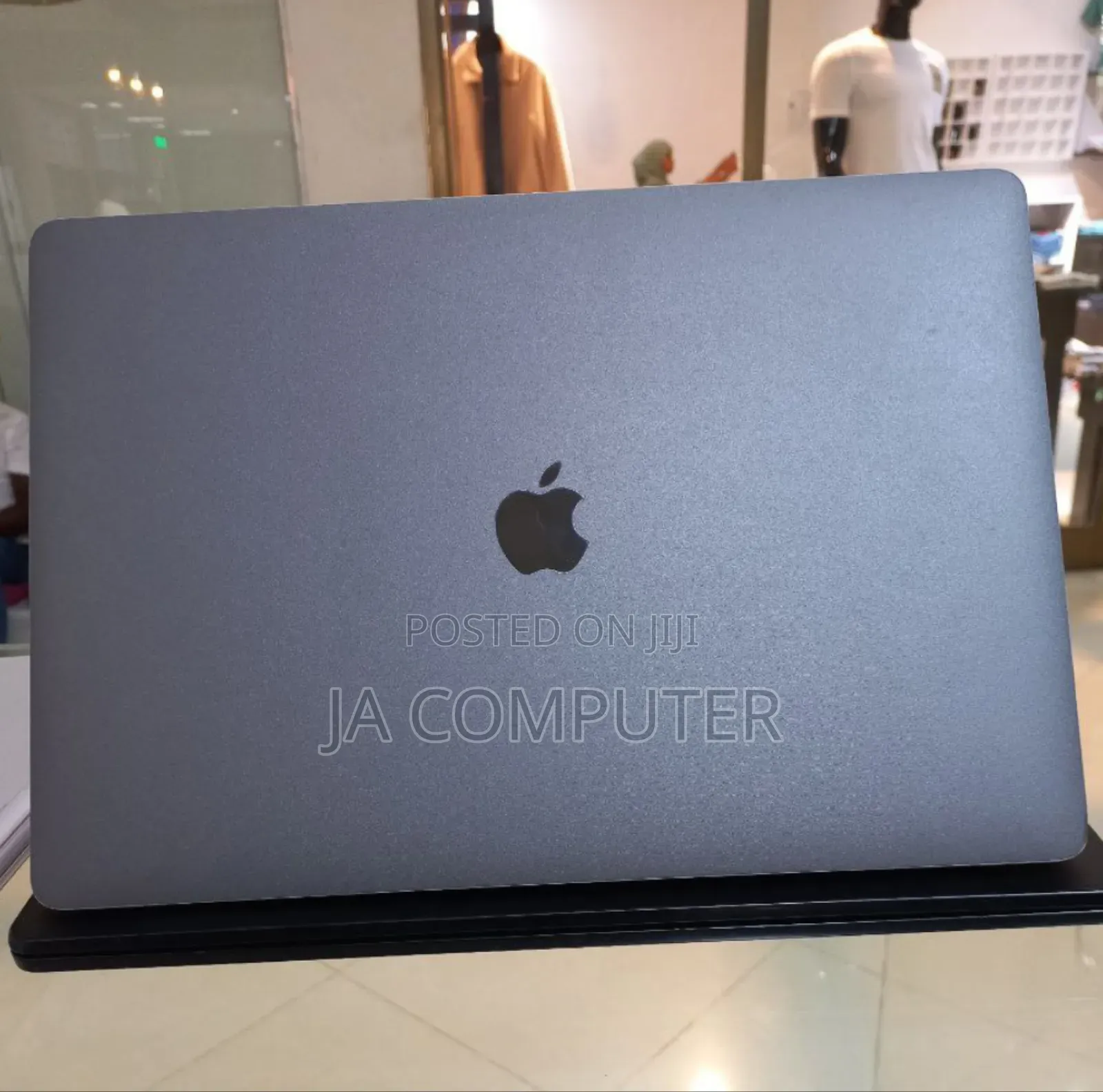 New Laptop Apple MacBook Pro 2016 16GB Intel Core I7 SSD 512GB