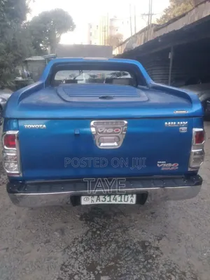 Toyota Hilux 2015 Blue