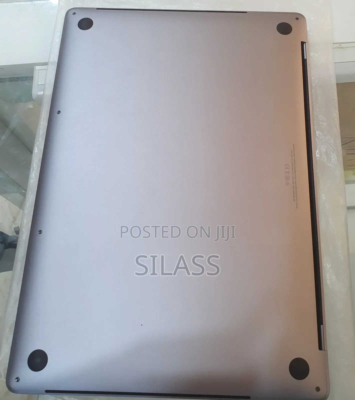 New Laptop Apple MacBook Pro 2019 16GB Intel Core I7 SSD 512GB