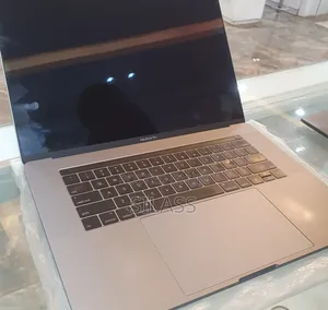 New Laptop Apple MacBook Pro 2019 16GB Intel Core I7 SSD 512GB