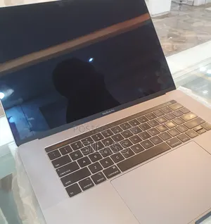 New Laptop Apple MacBook Pro 2019 16GB Intel Core I7 SSD 512GB