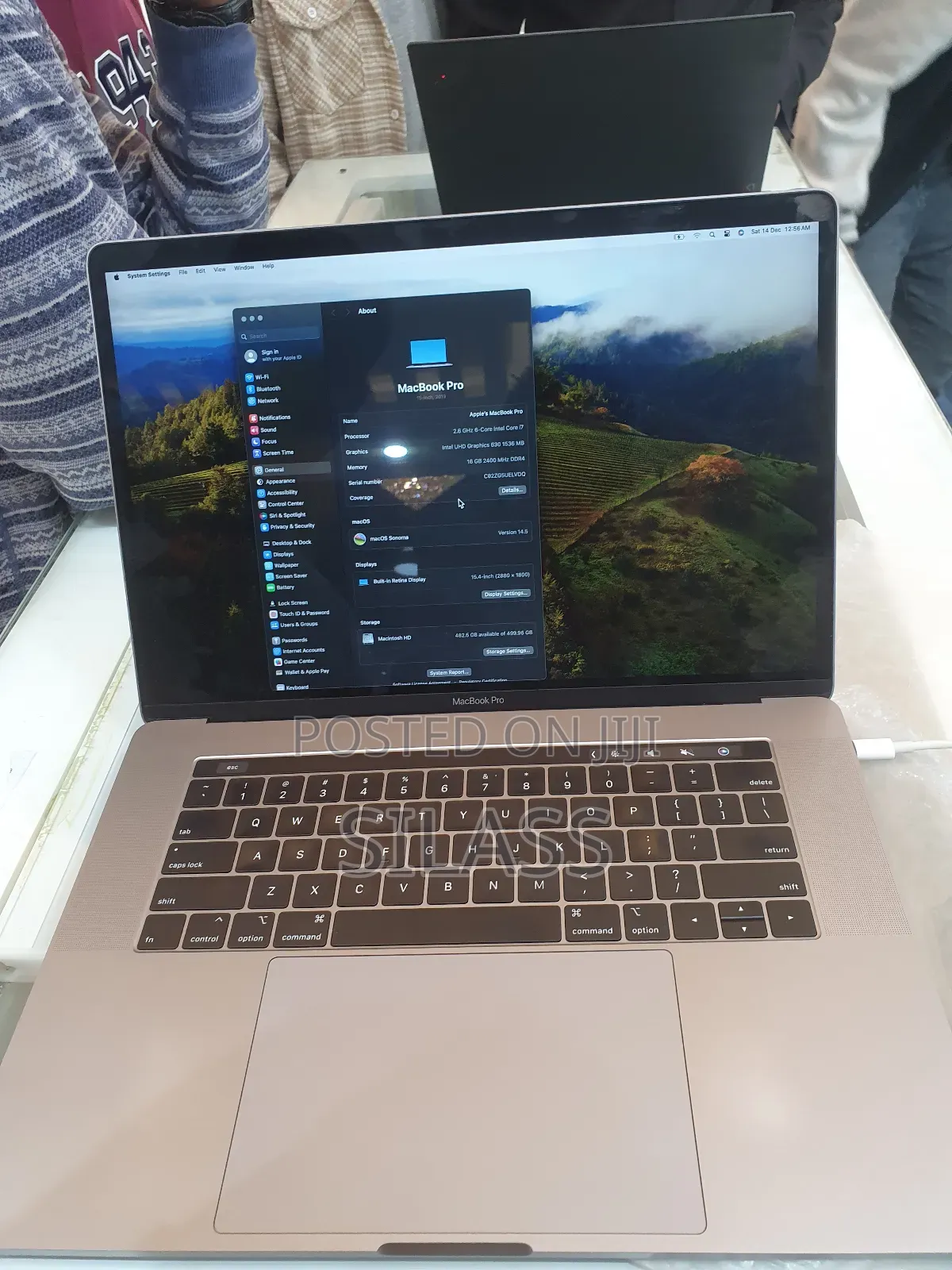 New Laptop Apple MacBook Pro 2019 16GB Intel Core I7 SSD 512GB
