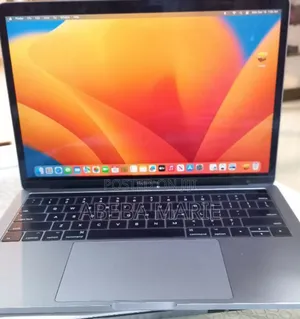 New Laptop Apple MacBook Pro 2017 8GB Intel Core I5 SSD 256GB