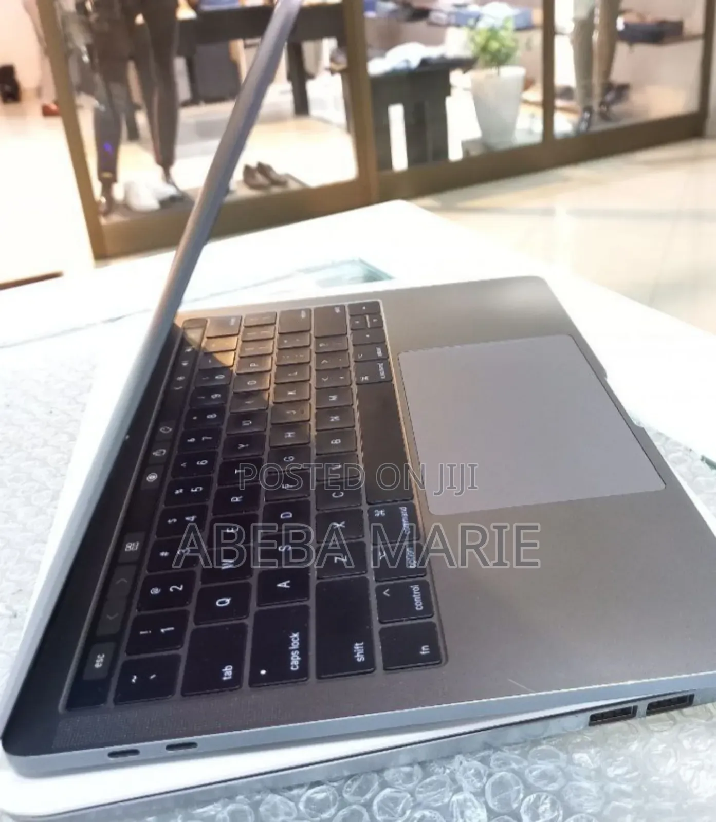 New Laptop Apple MacBook Pro 2017 8GB Intel Core I5 SSD 256GB