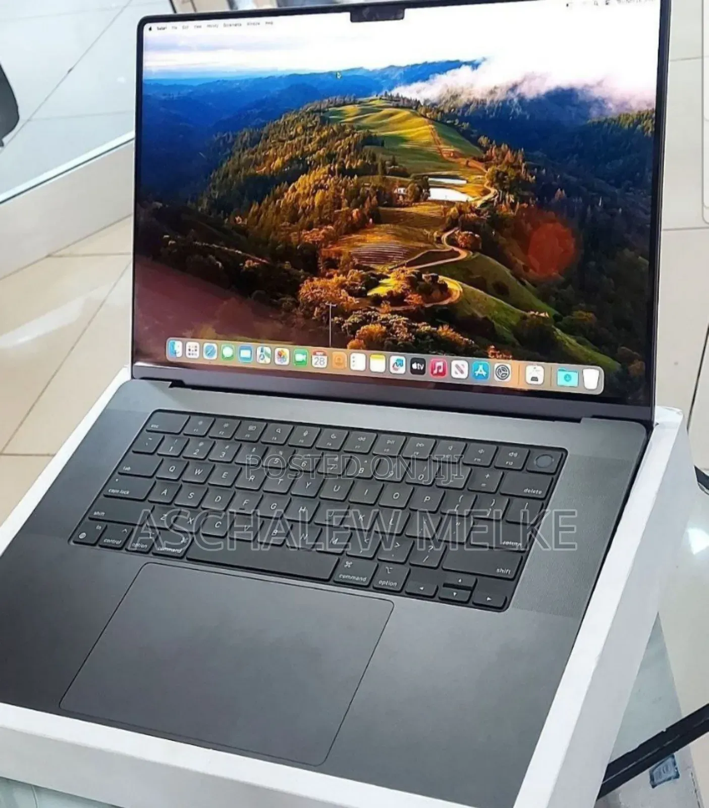 New Apple MacBook Pro 2023 M3 Max 16-Inch 18GB Apple M3 Pro SSD 512GB