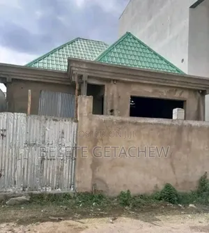 3bdrm Villa in Ayat, Under, Bole for sale