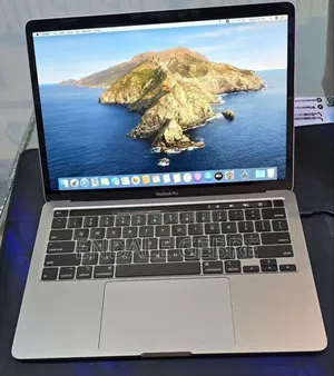 New Laptop Apple MacBook 2020 8GB Intel Core I7 SSD 256GB