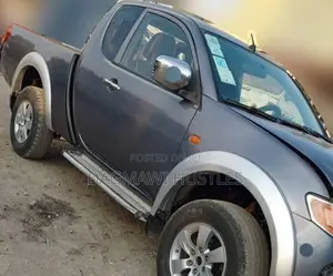 Mitsubishi L200 Club Cab 2.5 136hp 4WD 2007 Gray