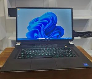 New Laptop Alienware M17x R2 16GB Intel Core I7 SSD 16 GB