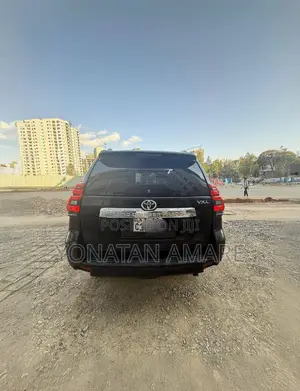 Toyota Land Cruiser Prado 2022 Black