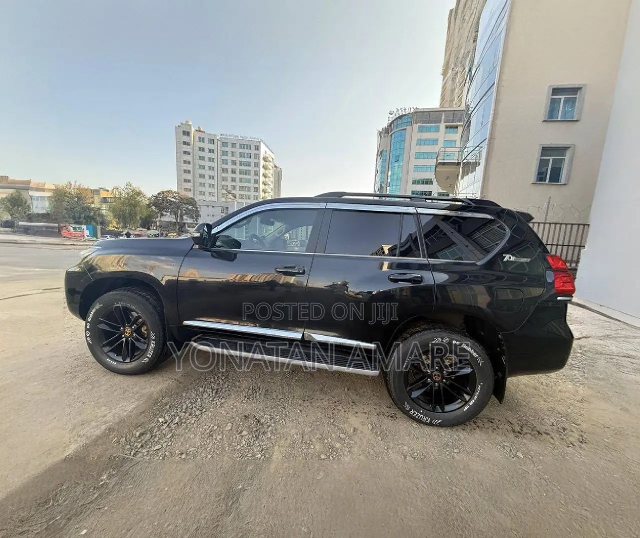 Toyota Land Cruiser Prado 2022 Black