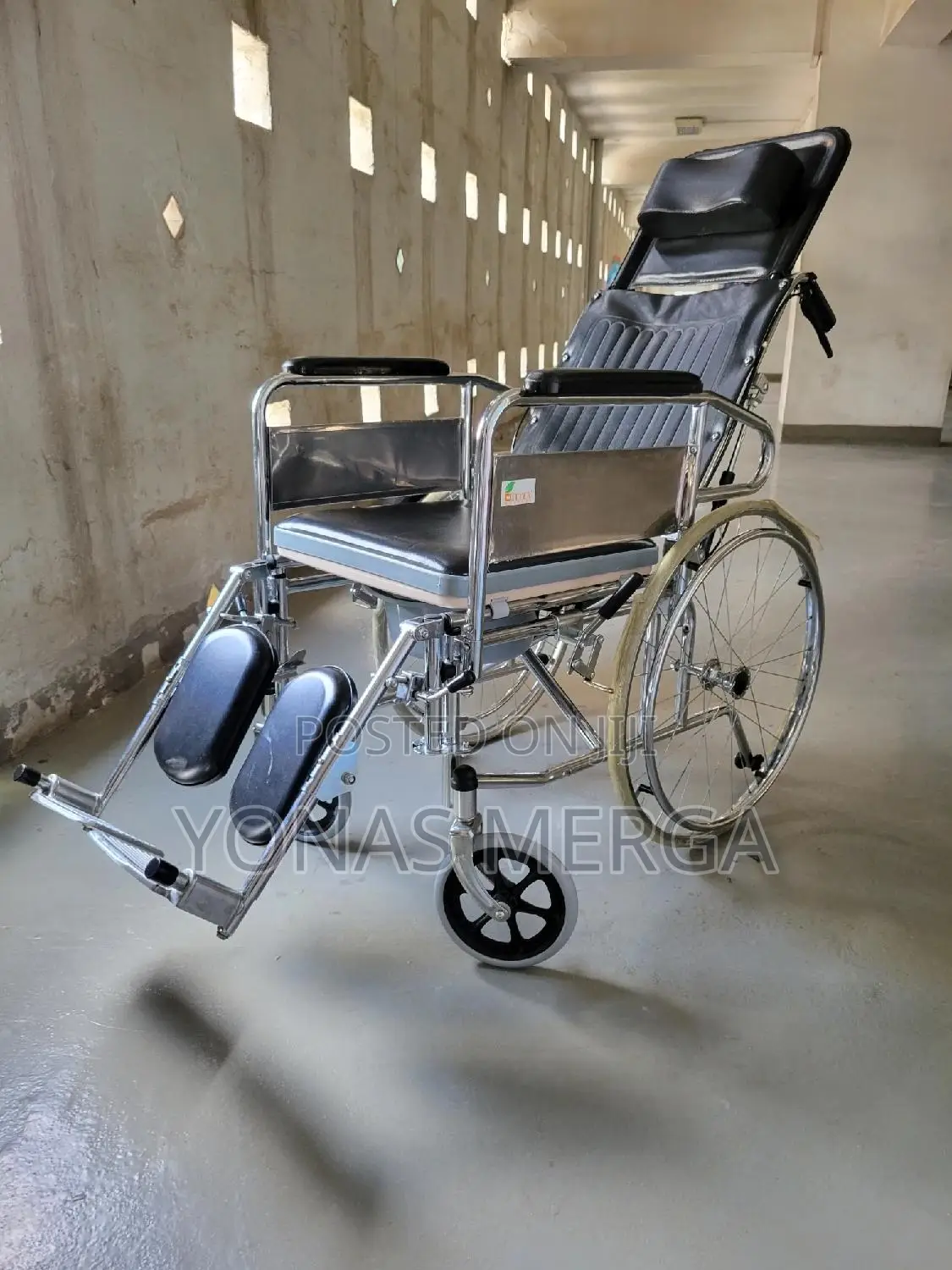 Reclining Commode Very Wheelchair卻practical Functionality