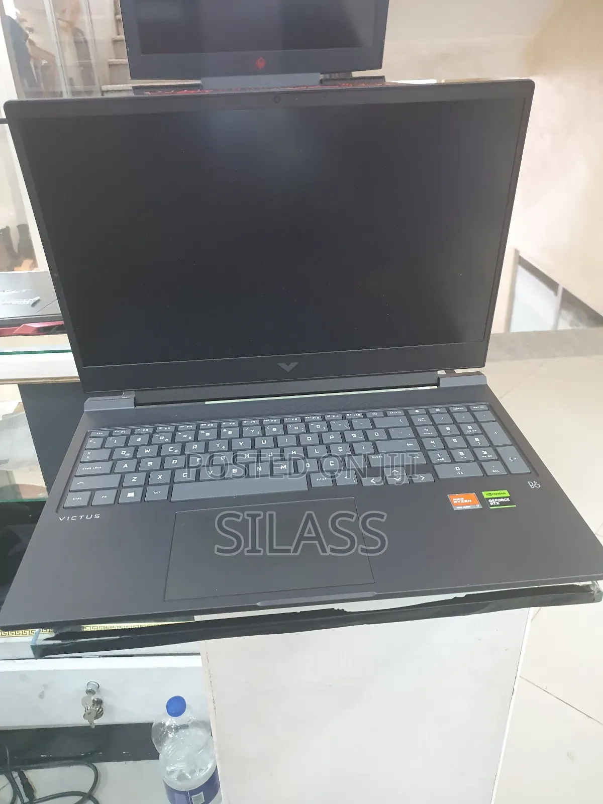 New Laptop HP Victus 15 16GB AMD Ryzen 7 SSD 1T