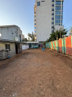 የሚሸጥ ቤት
ካሬ =662
ዲጂታል ካርታ አለው
 ግንባታ ፍቃድ ያለው
አድራሻ