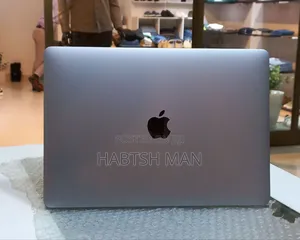 Photo - New Laptop Apple MacBook Pro 2017 8GB Intel Core I5 SSD 256GB