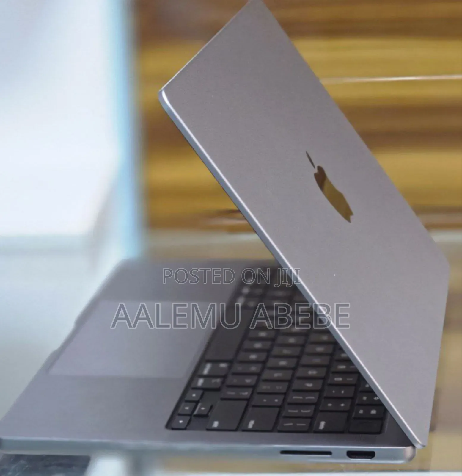 New Laptop Apple MacBook Pro 2023 M3 14-Inch 16GB Apple M3 SSD 512GB