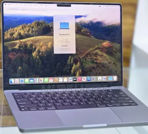 New Laptop Apple MacBook Pro 2023 M3 14-Inch 16GB Apple M3 SSD 512GB