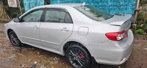 Toyota Corolla 2011 Silver