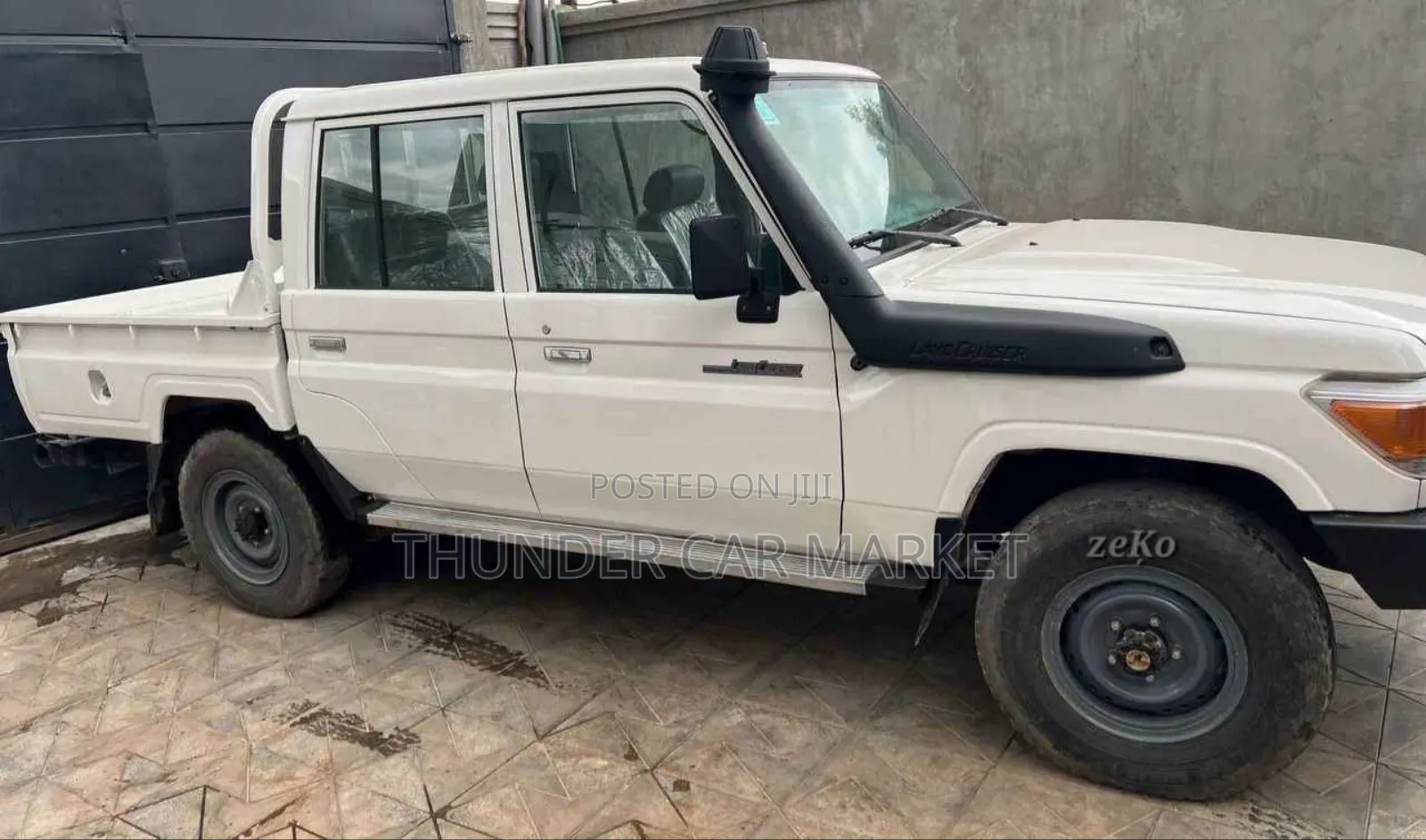 Toyota Land Cruiser 2015 White