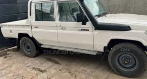 Toyota Land Cruiser 2015 White