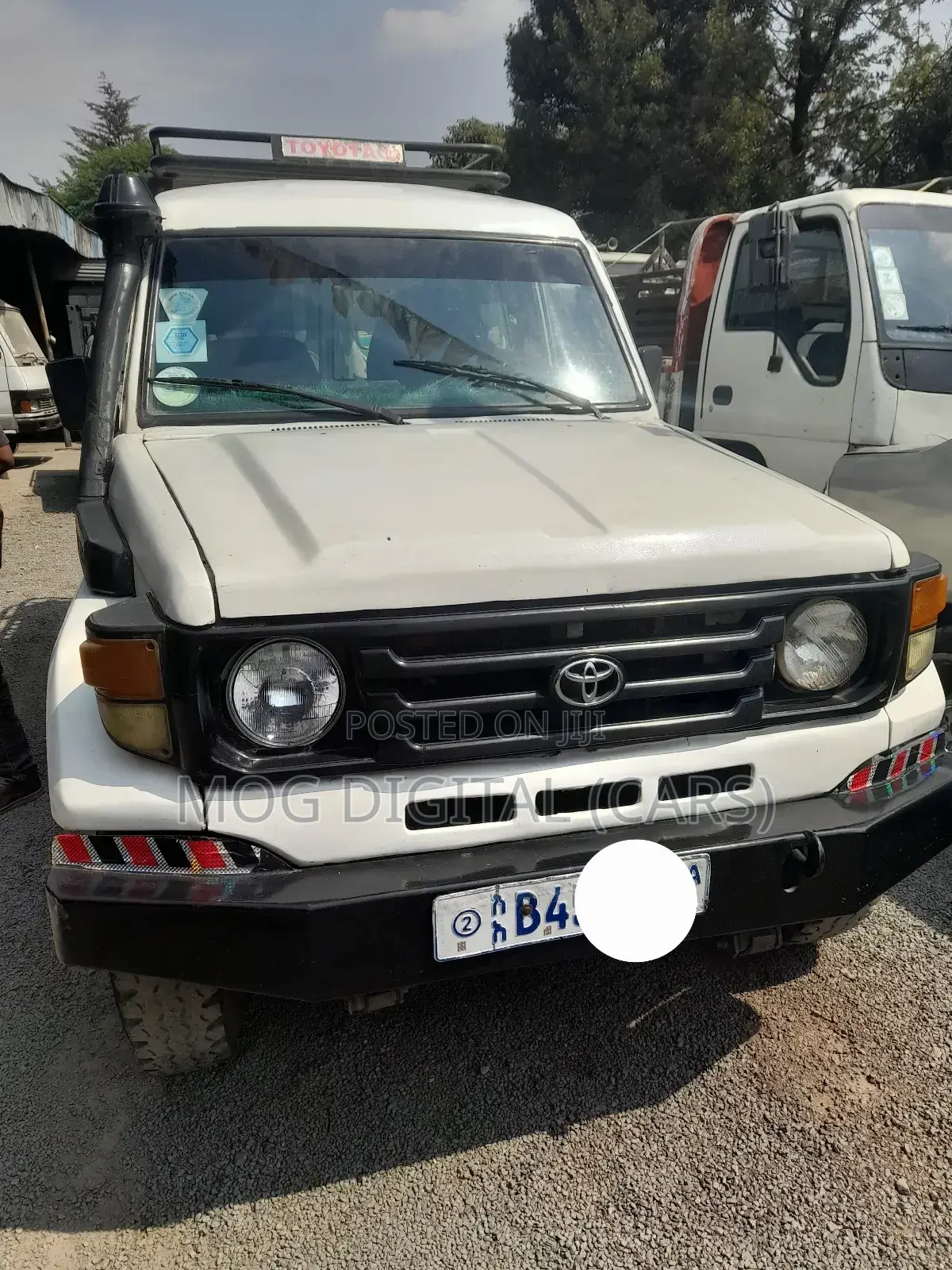 Toyota Land Cruiser 70 1989 White