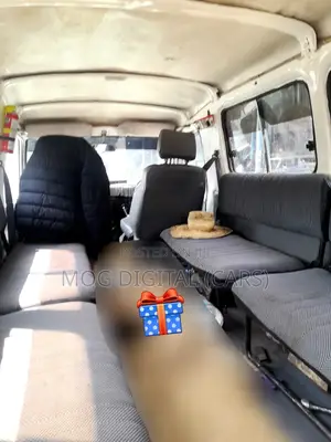 Toyota Land Cruiser 70 1989 White