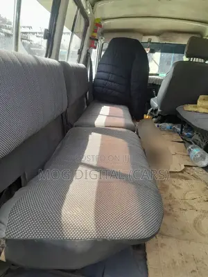 Toyota Land Cruiser 70 1989 White