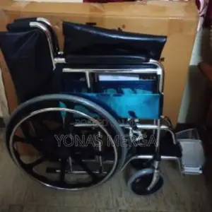 Photo - ዊልቼር囓portable Wheelchair Features Urethane Tires Mounted