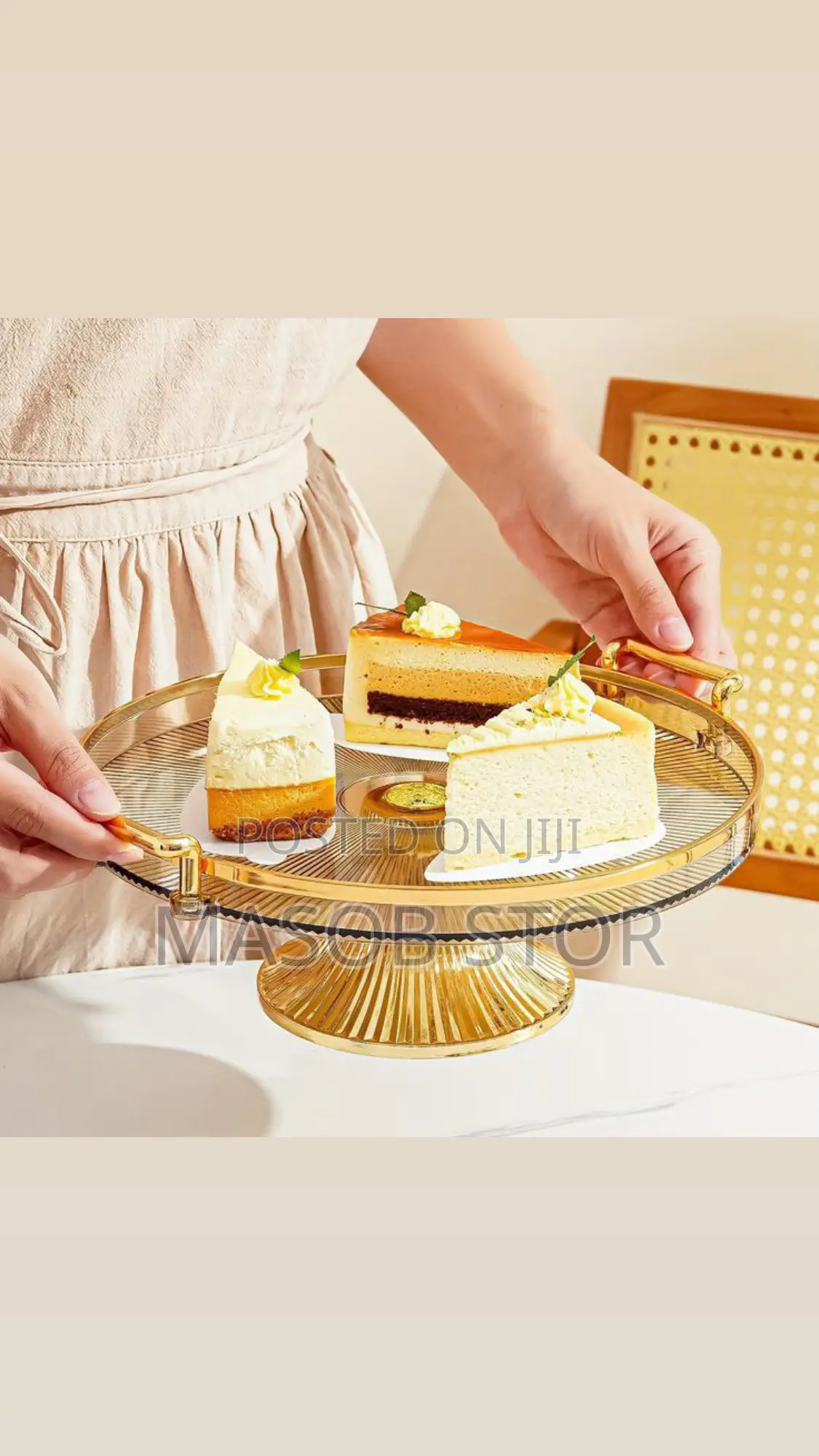 Serving Acrylic Tray Golden Silver Handle / ለኬክ,ለፍሩት ማቅረቢያ