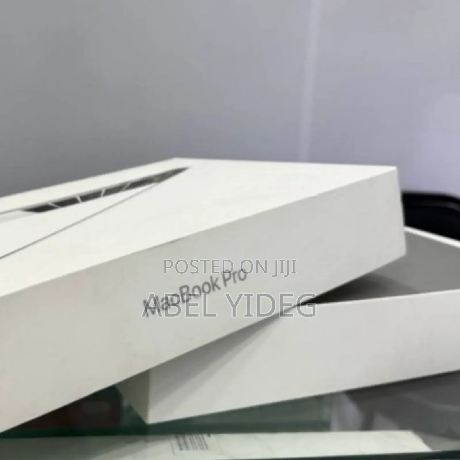 New Laptop Apple MacBook Pro 2019 8GB Intel Core i5 SSD 256GB