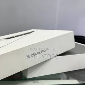 New Laptop Apple MacBook Pro 2019 8GB Intel Core i5 SSD 256GB