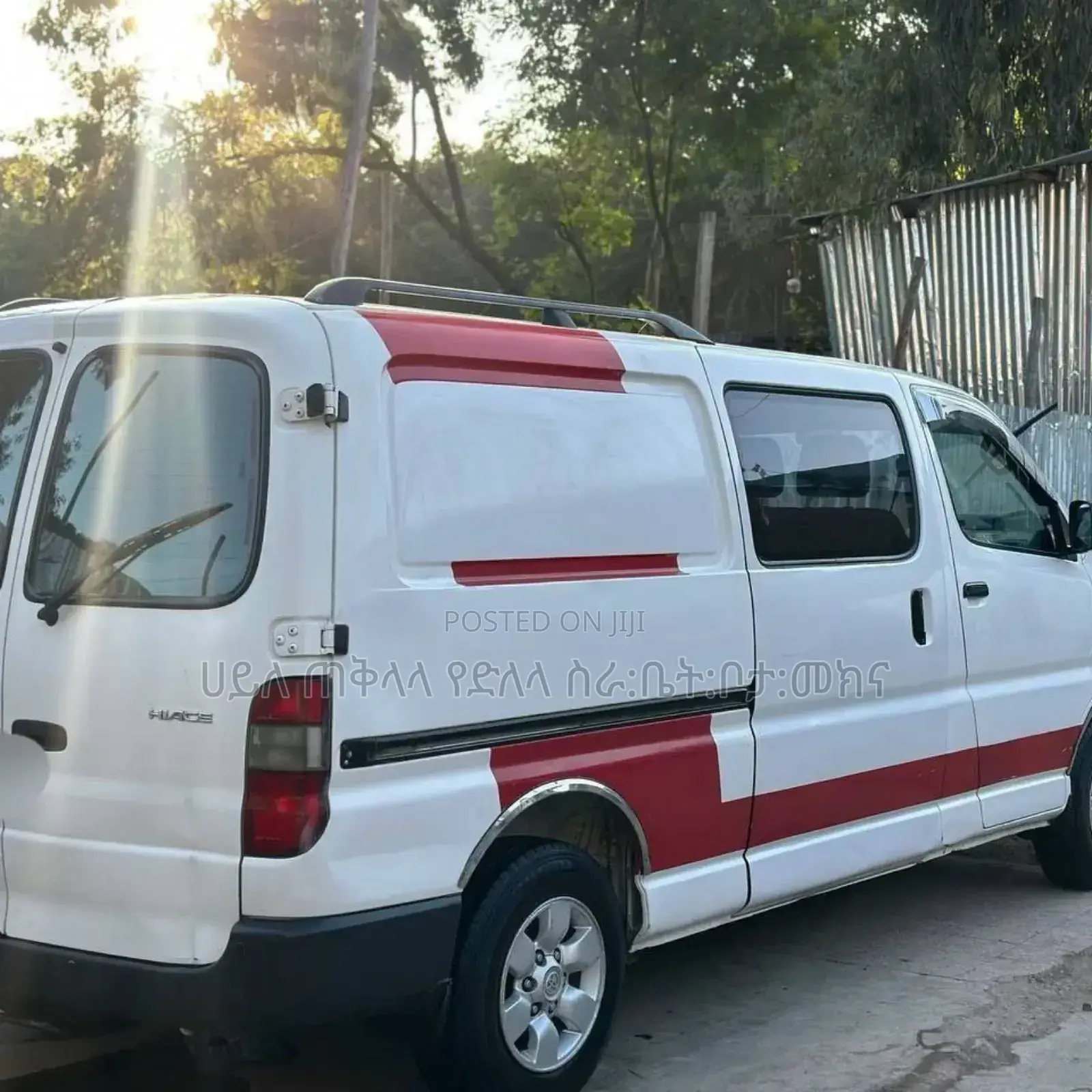 Toyota HiAce 2011 White