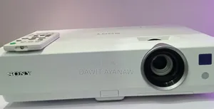 Photo - Sony VPL-Dx102