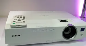Sony VPL-Dx102