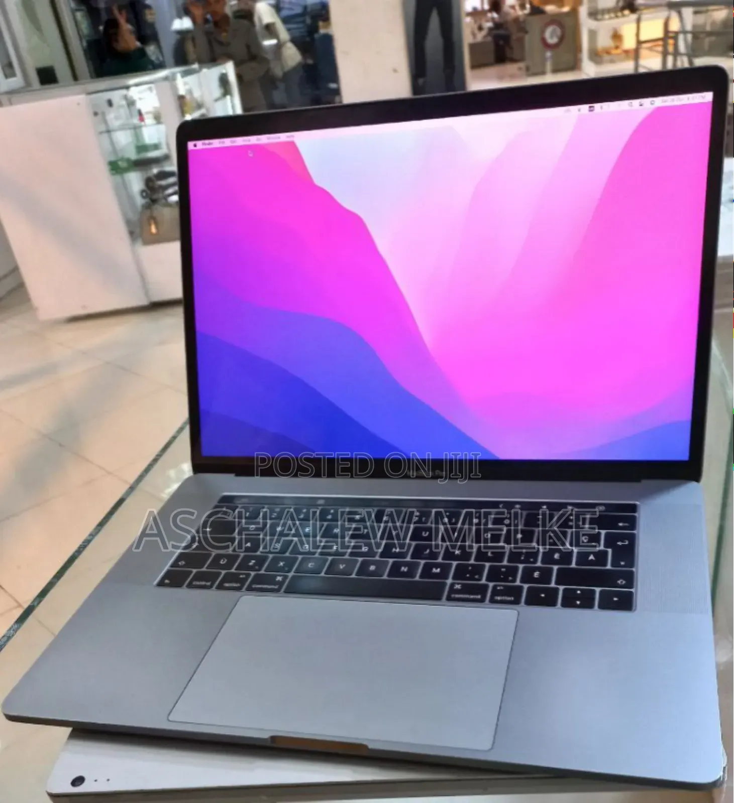 Laptop Apple MacBook Pro 2016 16GB Intel Core I7 SSD 512GB