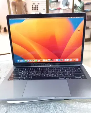 New Laptop Apple MacBook Pro 2017 8GB Intel Core I5 SSD 256GB