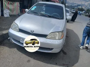 Photo - Toyota Platz 2002 Silver