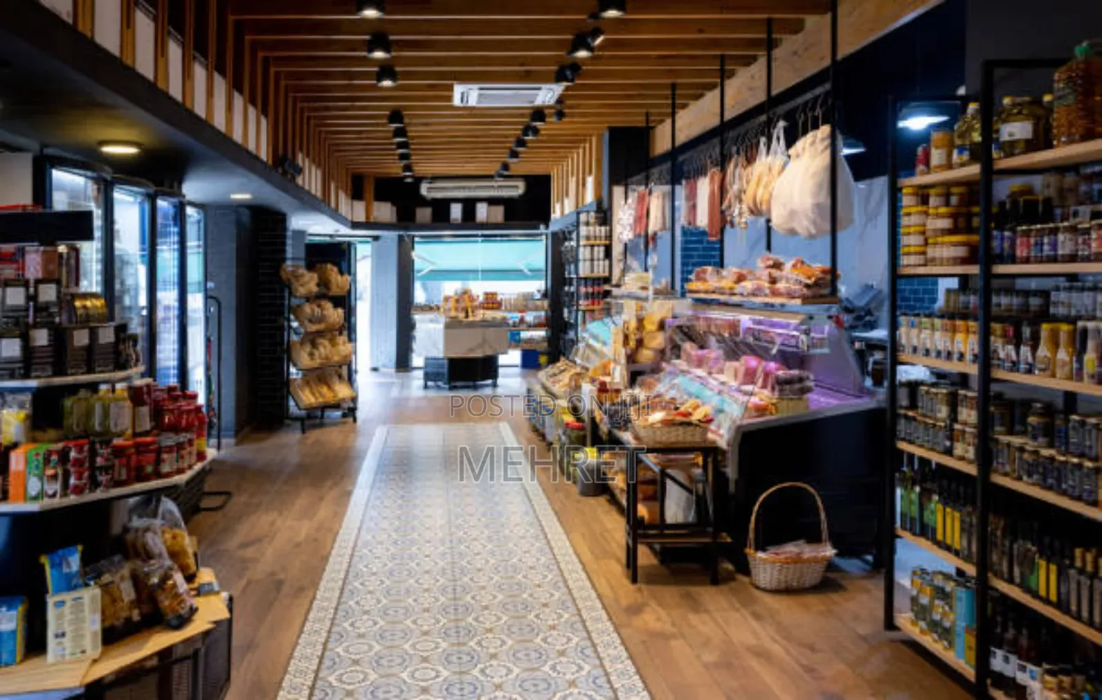 ቦሌ ላይ ለሽያጭ የወጣ የንግድ ሱቅ