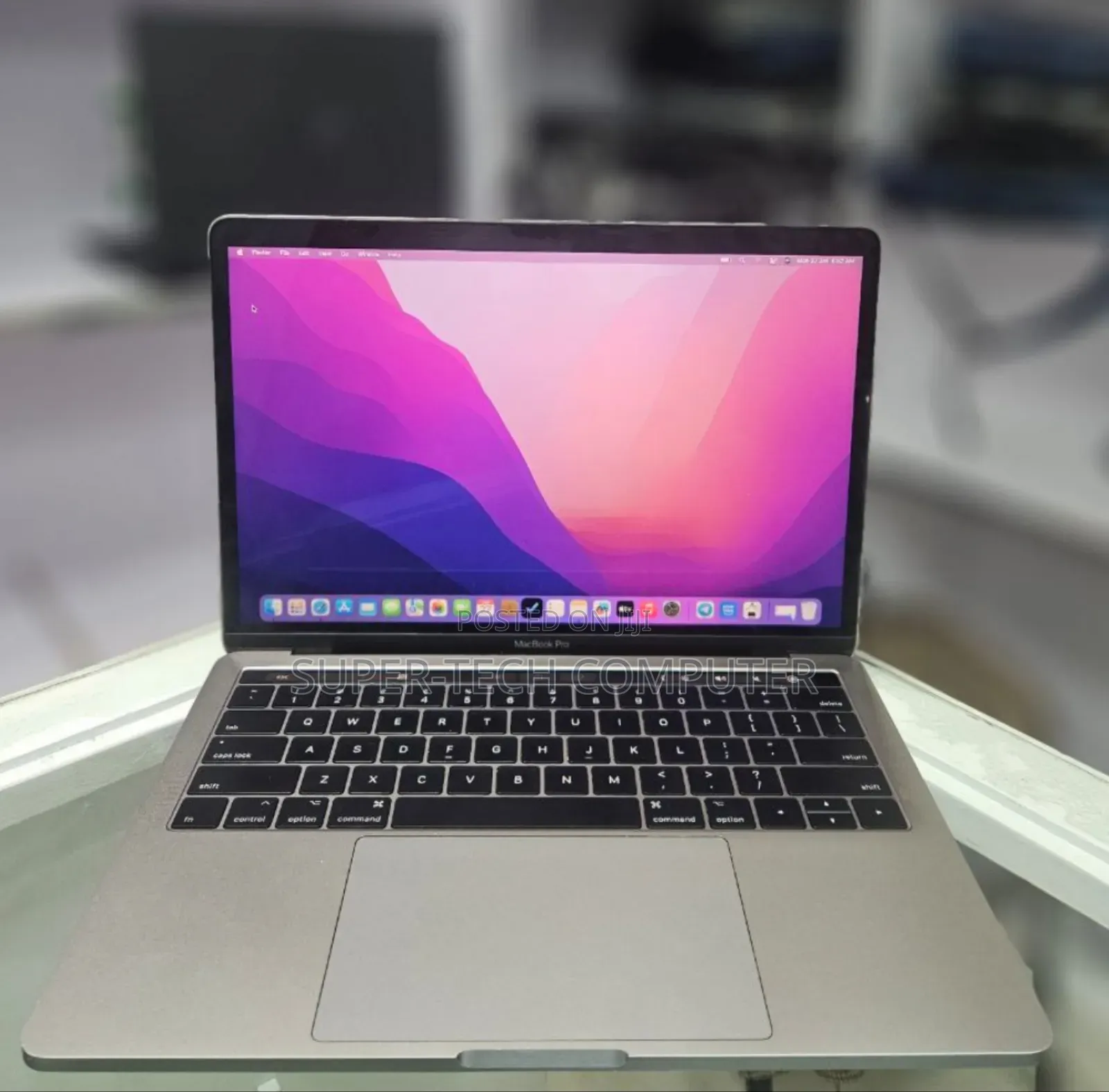 New Laptop Apple MacBook Pro 2017 8GB Intel Core I5 SSD 256GB