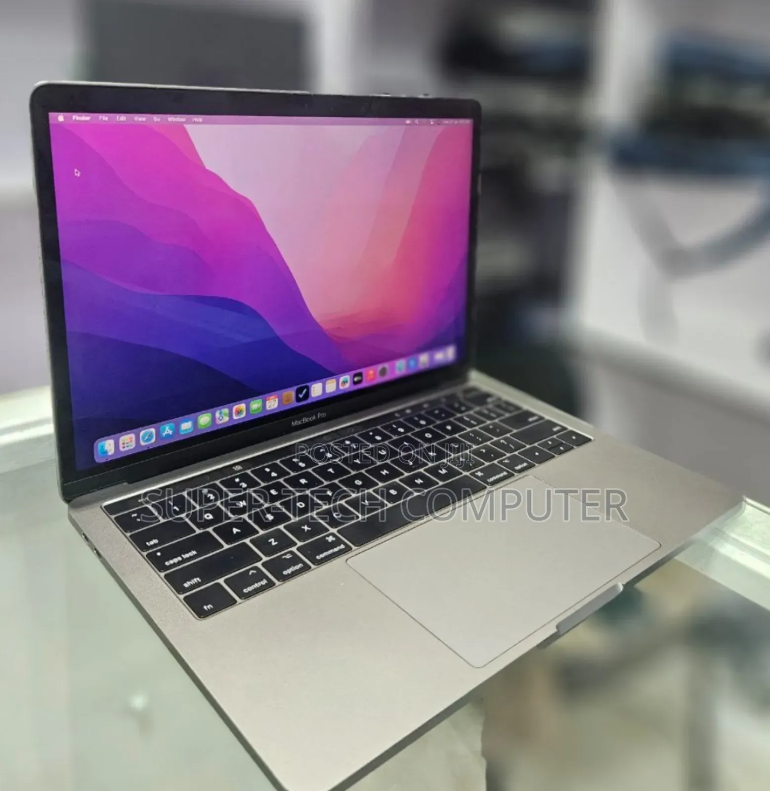 New Laptop Apple MacBook Pro 2017 8GB Intel Core I5 SSD 256GB