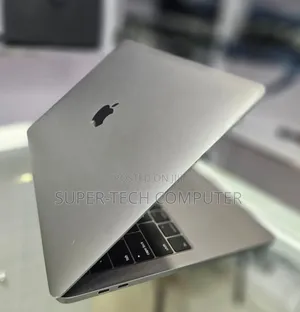 New Laptop Apple MacBook Pro 2017 8GB Intel Core I5 SSD 256GB